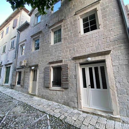 Pavle Apartmani Risan Exterior foto