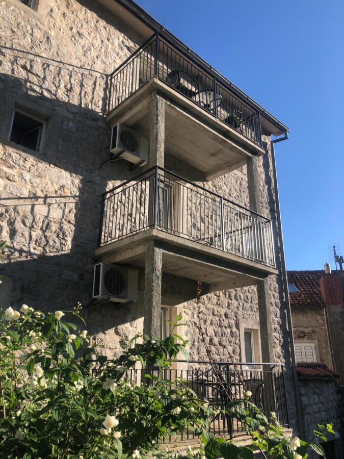 Pavle Apartmani Risan Exterior foto